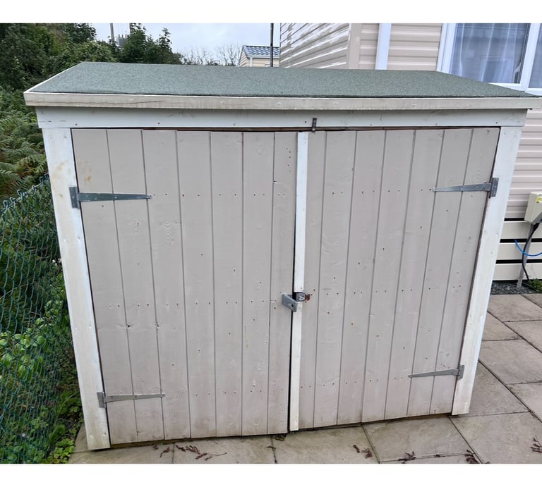 Halfords bike best sale storage sheds