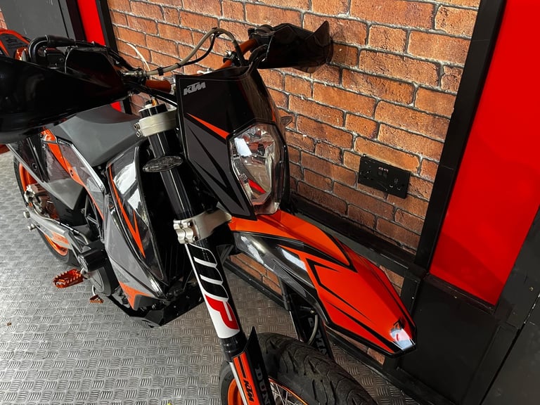 2012 KTM 690 SMC LOTS OF EXTRAS
