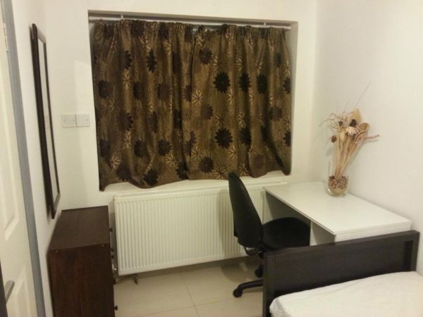 Single Room For Rent To Let FemaleONLY, Wembley North west London Preston Road
