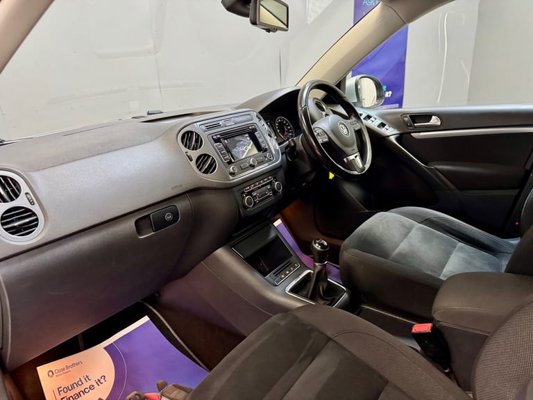 2015 Volkswagen Tiguan 2.0 TDi BlueMotion Tech Match 5dr ** 4 MOTION ** Diesel