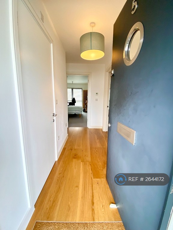 1 bedroom flat in Noble House, London, N16 (1 bed) (#2644172)