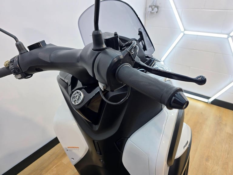 2018 Yamaha Tricity 125 125 Three Wheeler Petrol CVT V-Belt Euro 4 (12 ps)