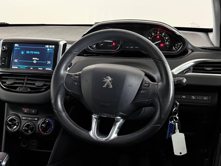 2019 Peugeot 208 1.2 PureTech 82 Signature 5dr [Start Stop] HATCHBACK PETROL Manual