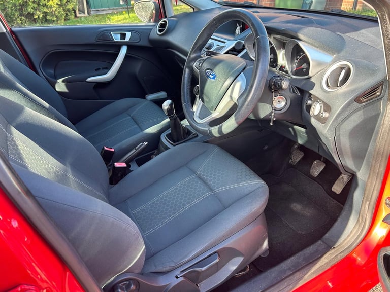 Ford, FIESTA, Hatchback, 2012, Manual, 1560 (cc), 5 doors