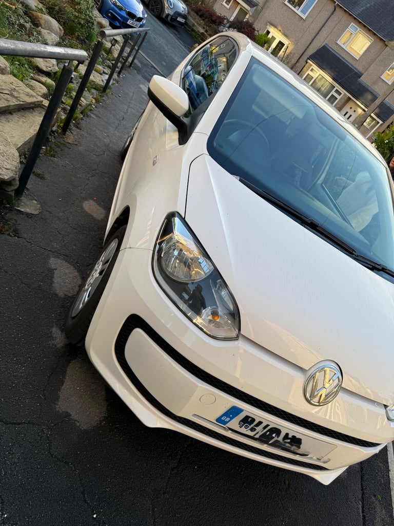 image for Volkswagen, UP, Hatchback, 2014, Manual, 999 (cc), 3 doors