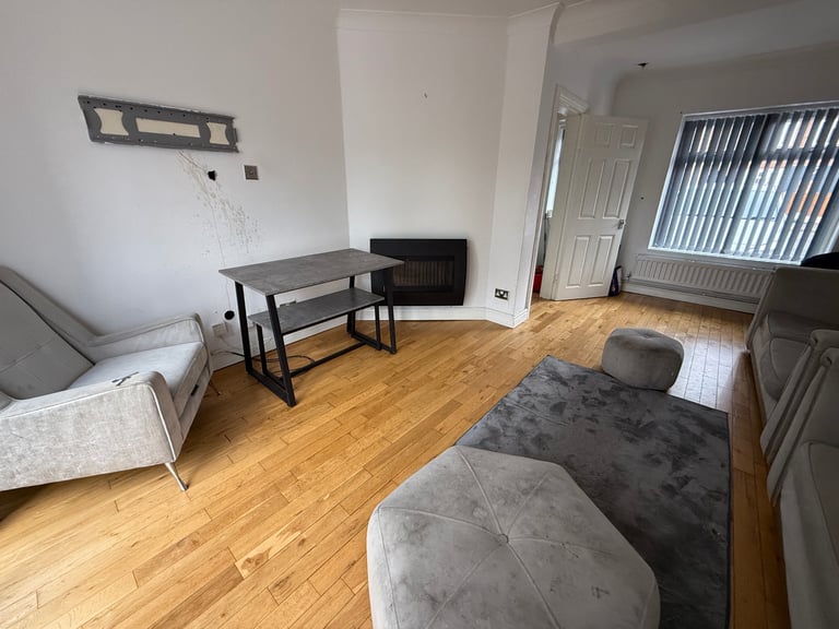 For rent 3 bedroom property in NG8, spacious family home, £1795