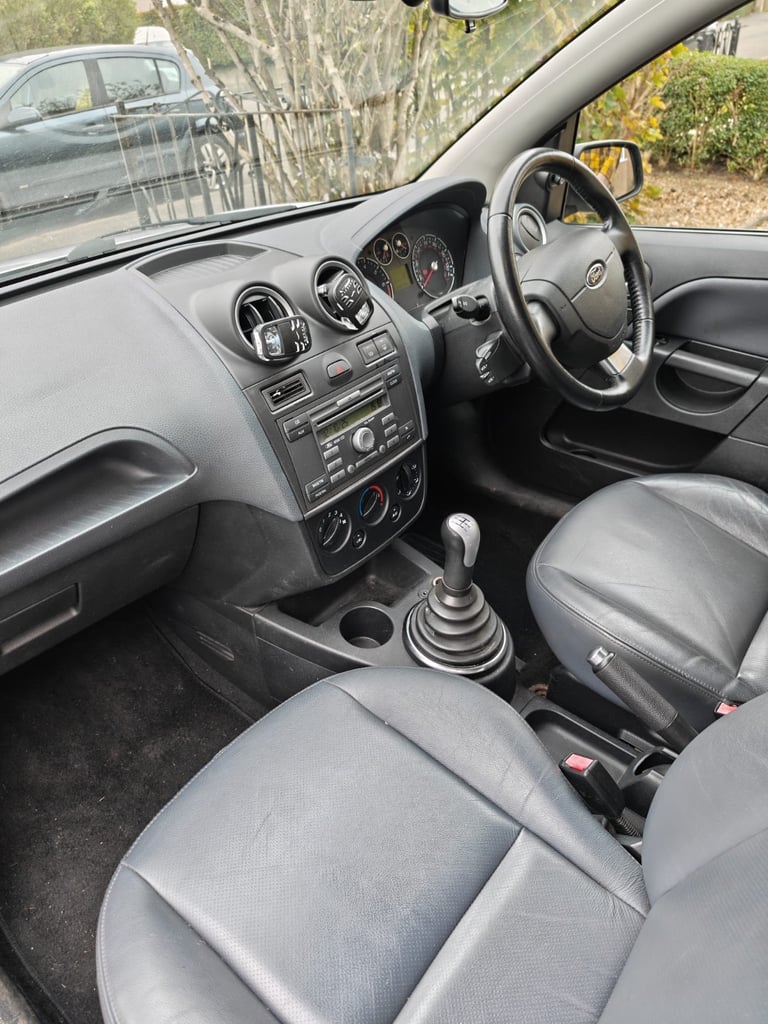 Ford, FIESTA Ghia, Hatchback, 2008, Manual, 1388 (cc), 5 doors