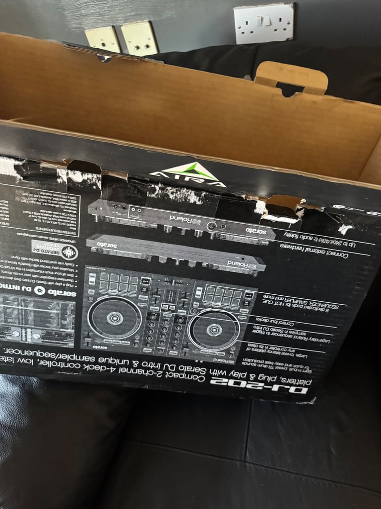 Roland DJ 202 Controller 