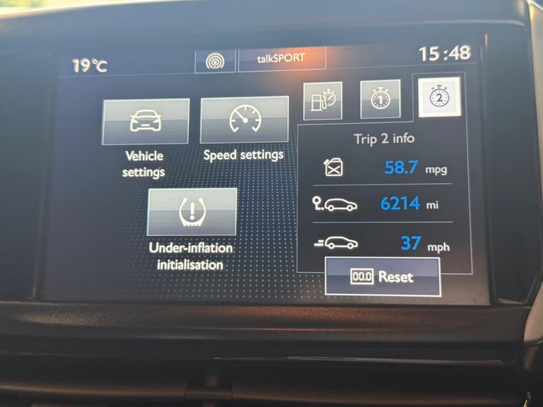 PEUGEOT 2008 1.6 BlueHDi Allure 2016