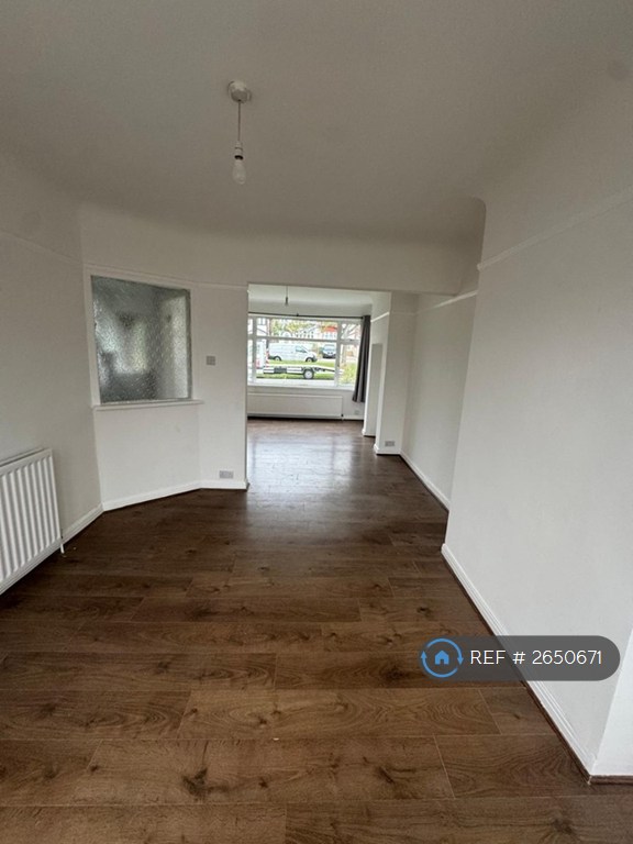 3 bedroom house in The Fairway, Northolt, UB5 (3 bed) (#2650671)