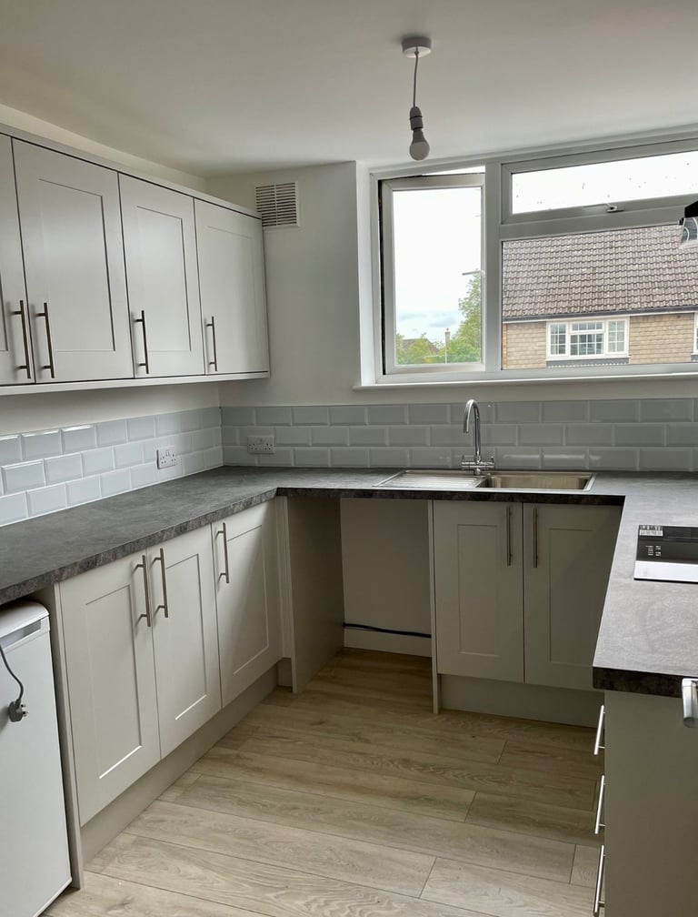 Newly refurbished 2 bedroom flat Farnham 