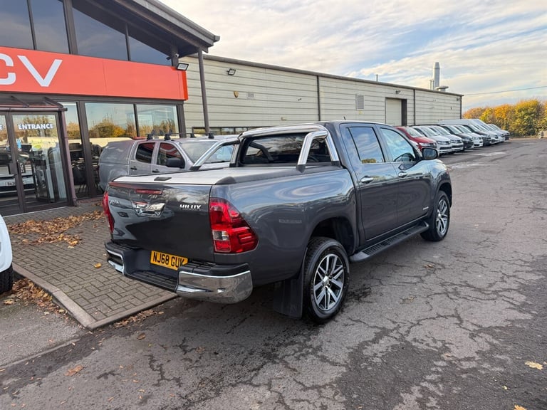 2018 Toyota Hilux Invincible D/Cab Pick Up 2.4 D-4D PICK UP DIESEL Manual