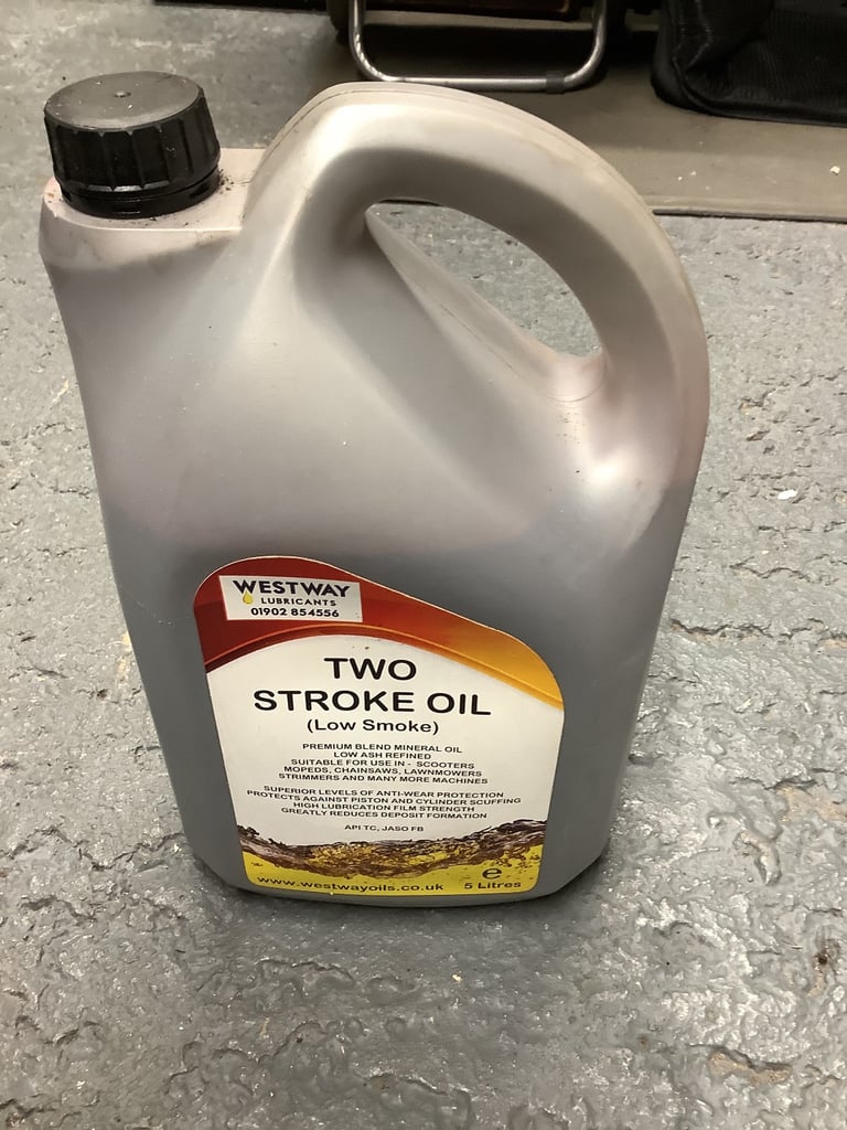 image for 4.5 litres of two stroke engine oil