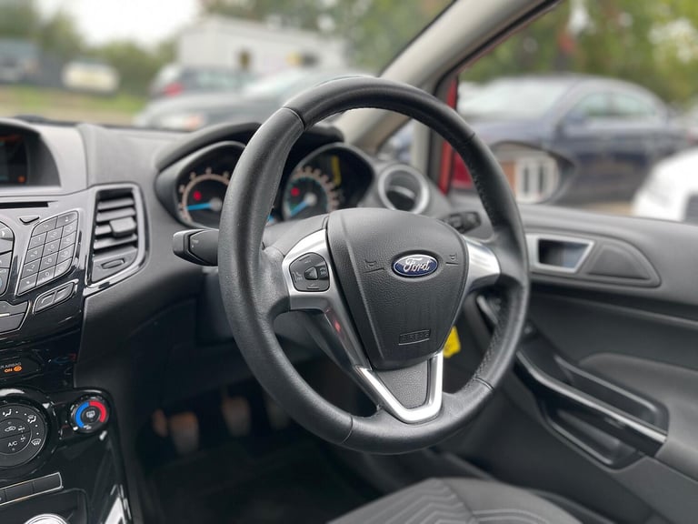 FORD FIESTA 1.0 T EcoBoost Zetec 2015