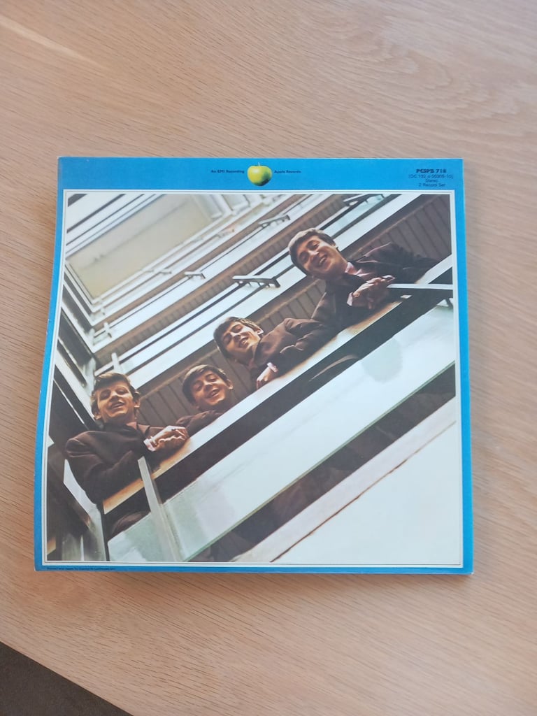 Beatles 1967-1970 double vinyl album on BLUE VINYL 