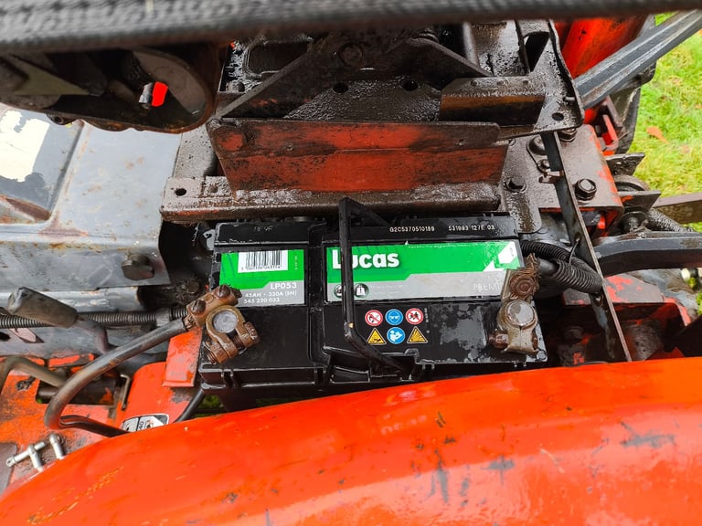 Kubota B1750 mini tractor 