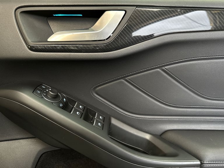 2022 Ford Focus 1.0 EcoBoost Hybrid mHEV 155 ST-Line Vignale 5dr HATCHBACK PETROL Manual