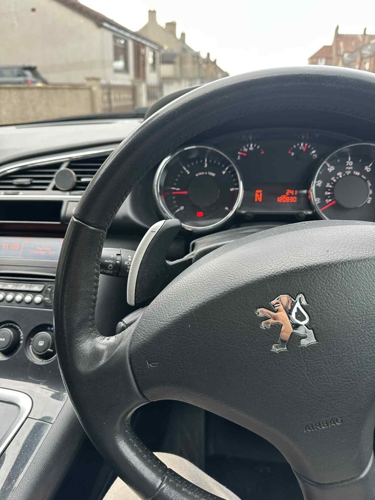 Peugeot, 3008, Hatchback, 2013, Semi-Auto, 1560 (cc), 5 doors
