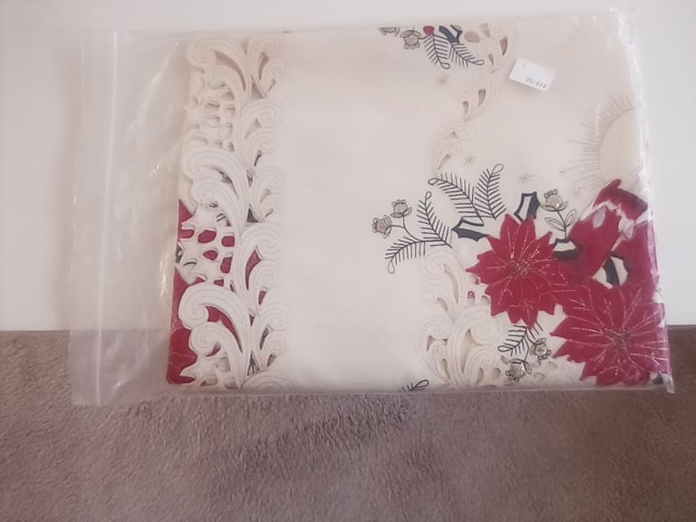 image for Brand new quality fabric Christmas table cloth.