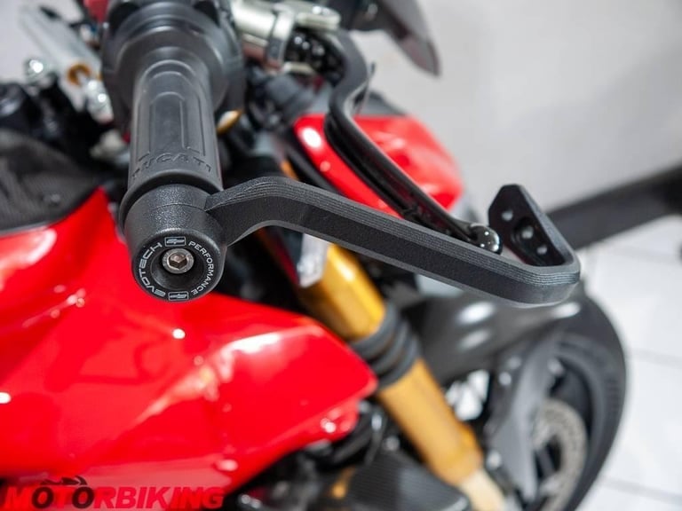 2020 (70) Ducati Streetfighter V4S - Beautiful bike with extras & Ducati history