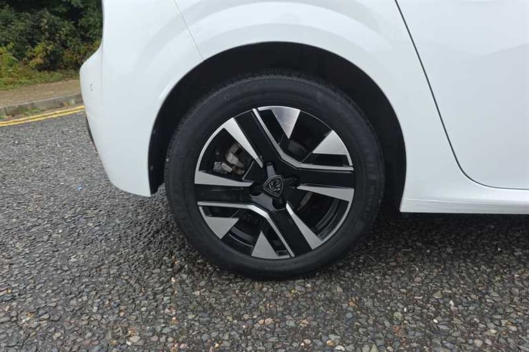 2024 Peugeot 208 1.2 PureTech 100 Allure 5dr HATCHBACK PETROL Manual