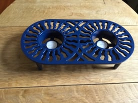 image for Vintage food table warmer in heavy cast iron 