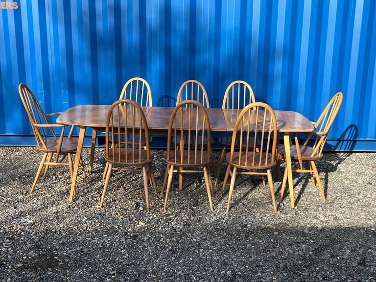 Ercol 510 Grand Windsor Extending Dining Table with 8 Matching Chairs