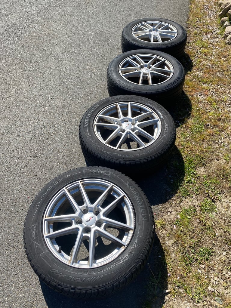 image for Wheel Set with 4 winter tyres