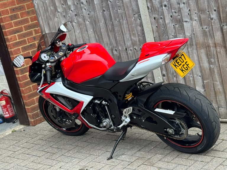 SUZUKI GSXR 600 K7 2007 (07) SUPER SPORT + 14,000 MILES + AKRAPOVIC 