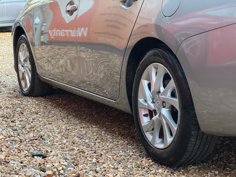 2015 Toyota Auris 1.8 VVT-h Icon Touring Sports CVT Euro 6 (s/s) 5dr ESTATE Petrol/Electric Hybri...