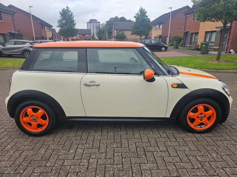 MINI COOPER D. 72MPG ONLY £20 PER YEAR ROAD TAX. 