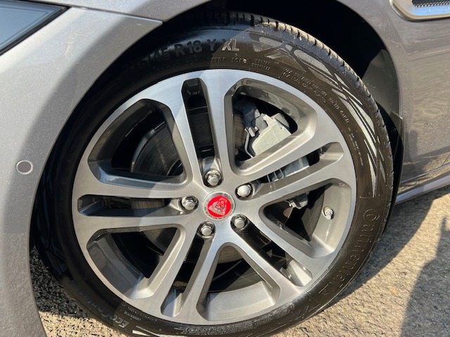 2019 Jaguar XE 2.0d R-Dynamic SE 4dr Auto SALOON Diesel Automatic