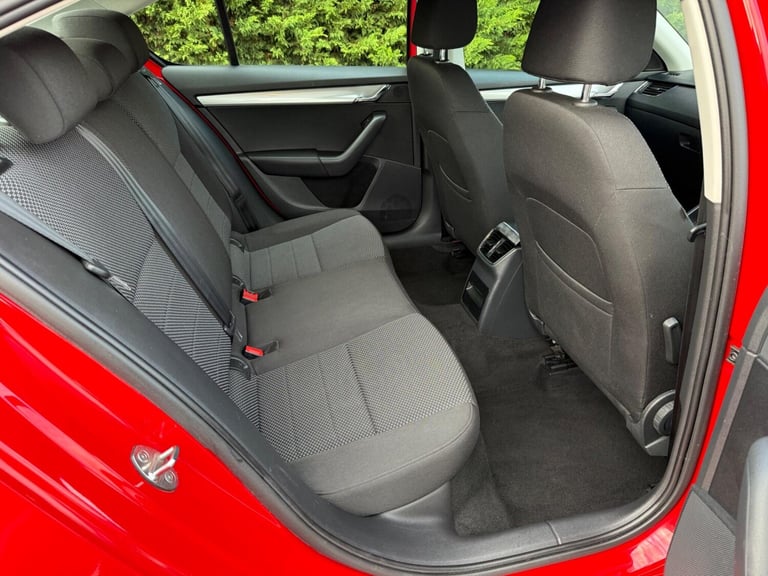 2016 Skoda Octavia 1.6 TDI SE DSG Euro 6 (s/s) 5dr HATCHBACK Diesel Automatic