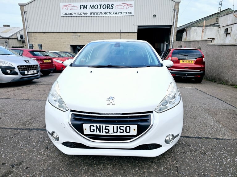 image for 2015 Peugeot 208 1.2 VTi Allure 5dr HATCHBACK Petrol Manual