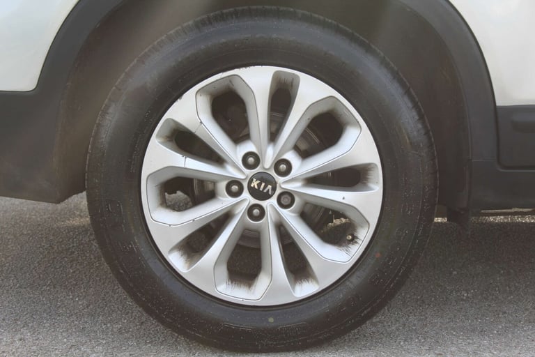 2012 Kia Sorento 2.2 Sorento KX-3 Sat Nav CRDi 4x4 Auto 4WD 5dr SUV Diesel Automatic