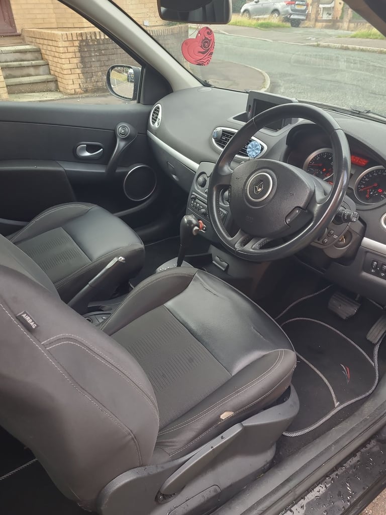Renault, CLIO, Hatchback, 2011, Automatic, 1598 (cc), 3 doors