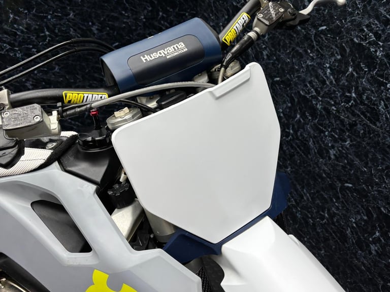 Husqvarna TC 125 2023 (MX / MOTOCROSS / ENDURO ) @ AJ TRADING