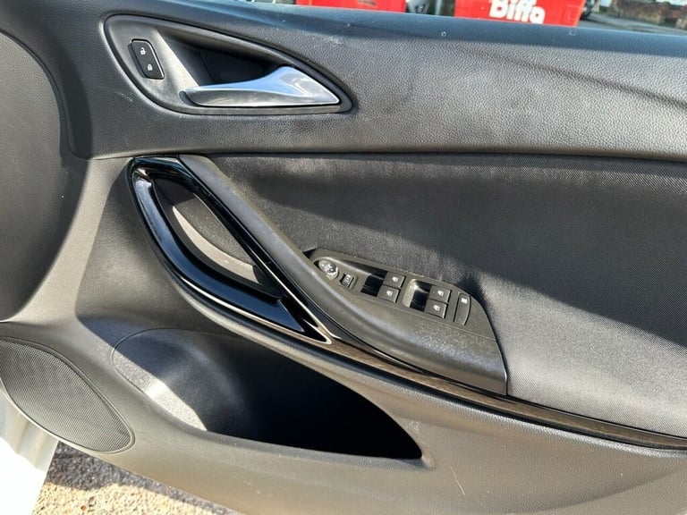 2018 Vauxhall Astra 1.0i Turbo ecoTEC SRi Hatchback 5dr Petrol Manual Euro 6 (s/s) (105 ps) Hatch...