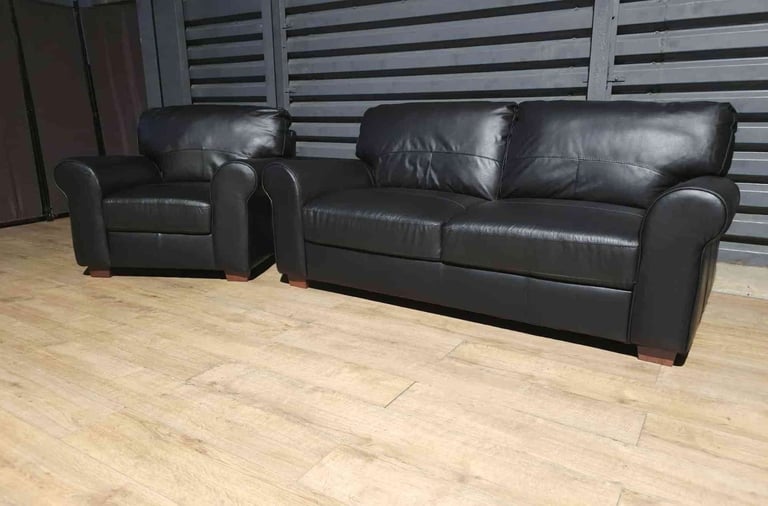 Salisbury Leather 3 Seater Sofa & Armchair - Black.