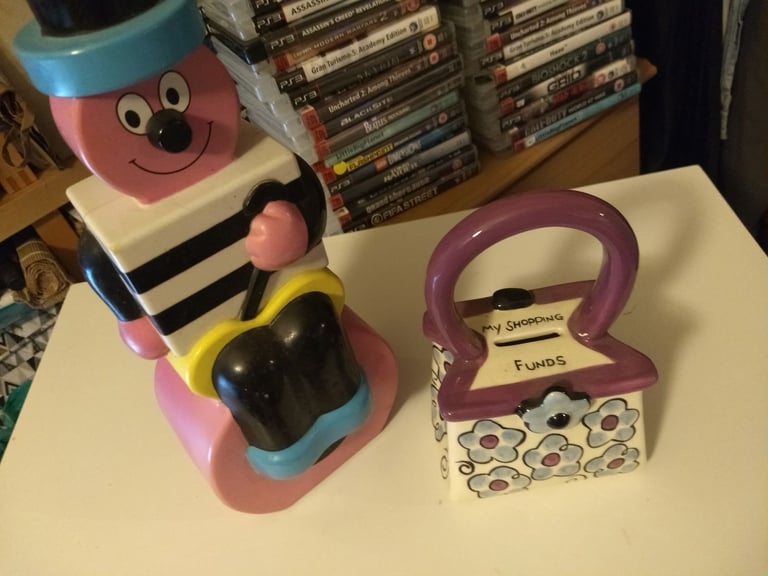 Pair of money boxes. Bassetts all sorts and ceramic handbag