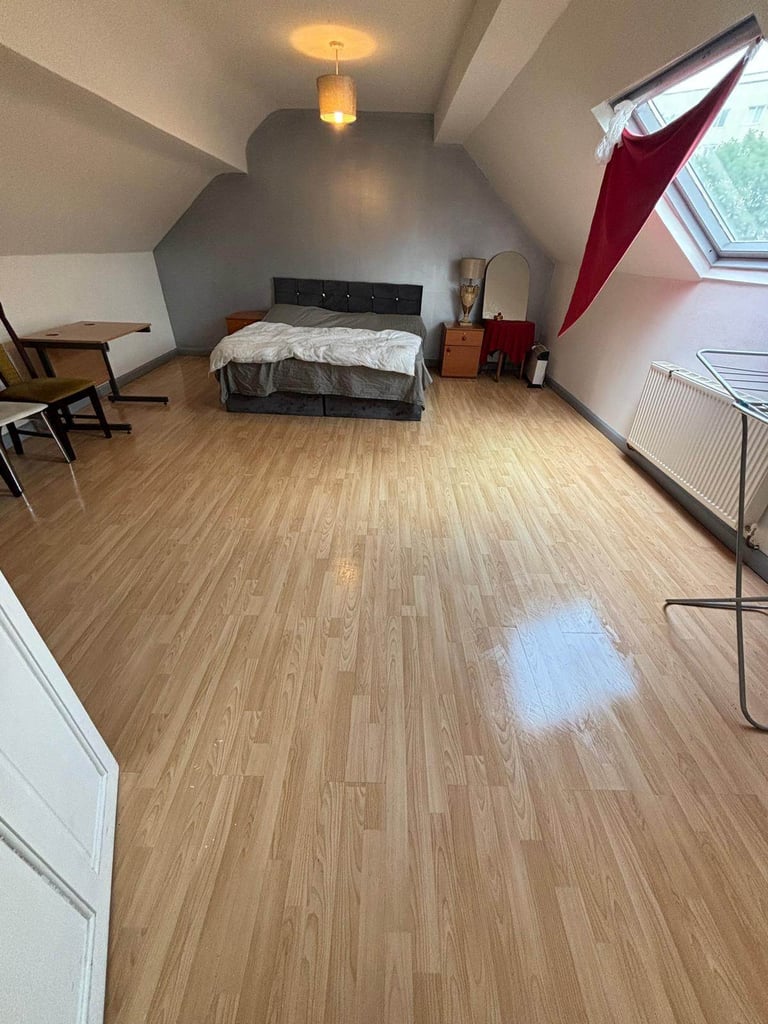 Self contained 1 bedroom flat to let in S6, All bills included.