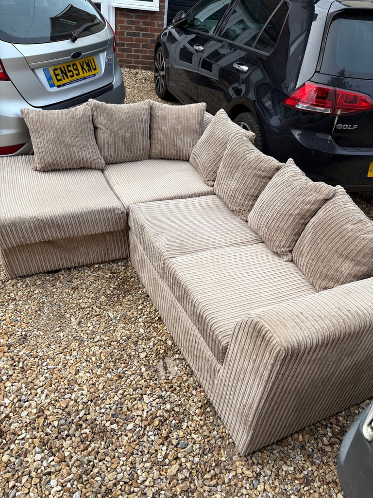 Small beige corner sofa (I CAN DELIVER)