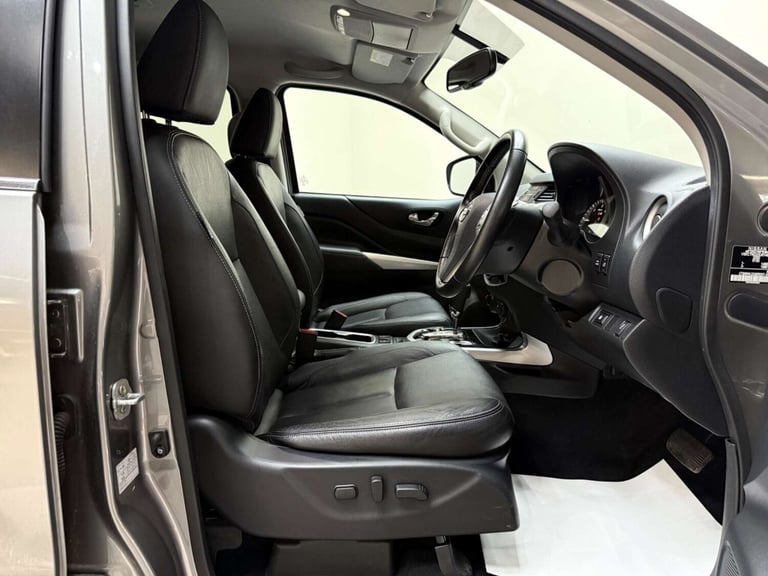 2020 Nissan Navara Double Cab Pick Up Tekna 2.3dCi 190 TT 4WD Auto PICK UP DIESEL Automatic