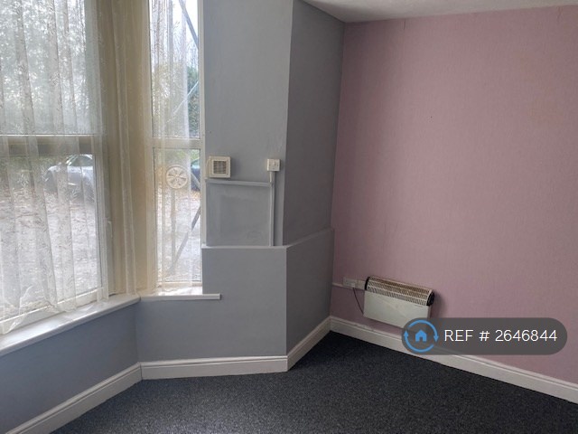 1 bedroom flat in Garth-Mor Court, Neath, SA11 (1 bed) (#2646844)