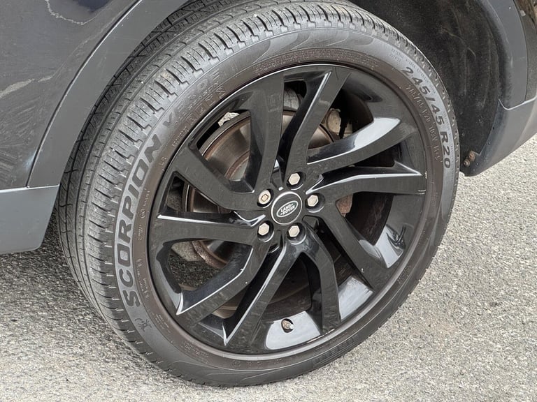 2018 Land Rover Discovery Sport 2.0 TD4 HSE Black Auto 4WD Euro 6 (s/s) 5dr ESTATE Diesel Automatic