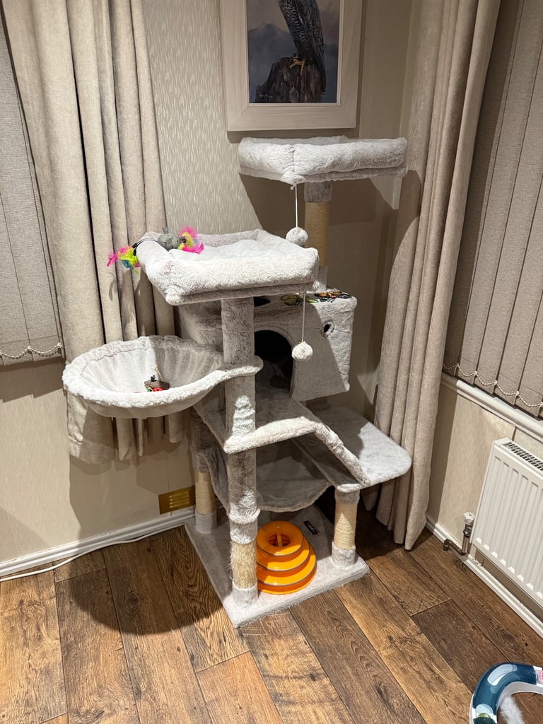 Cat tower 