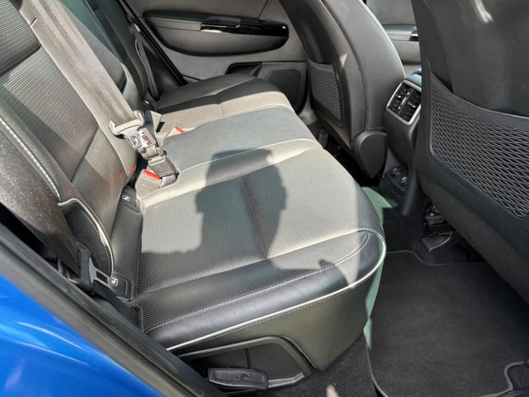 Kia Sportage 2.0 Diesel ISG 4 AWD Auto.Heated leather,reverse camera,pan roof