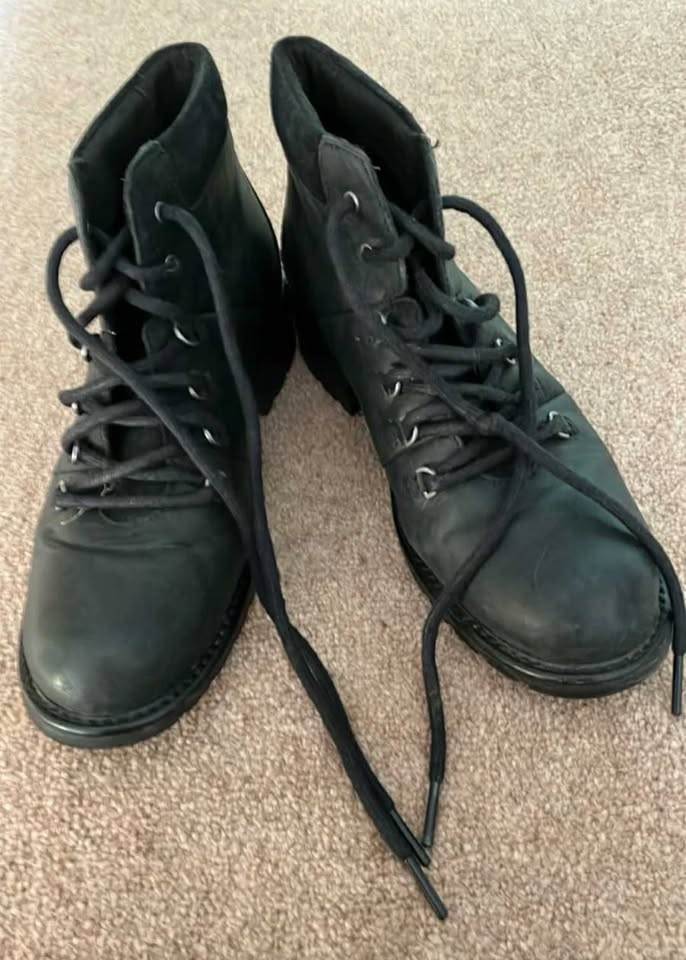 image for Clarks Black Lace Up Ankle Boots size 5/39