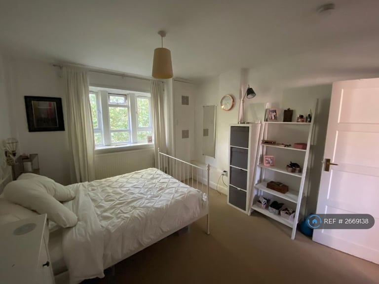 2 bedroom flat in Nunhead Lane, London, SE15 (2 bed) (#2669138)