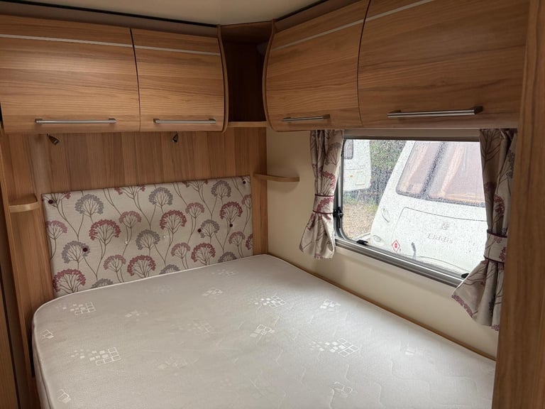BAILEY PEGASUS VERONA - FIXED BED CARAVAN WITH END WASHROOM AND MOTORMOVER
